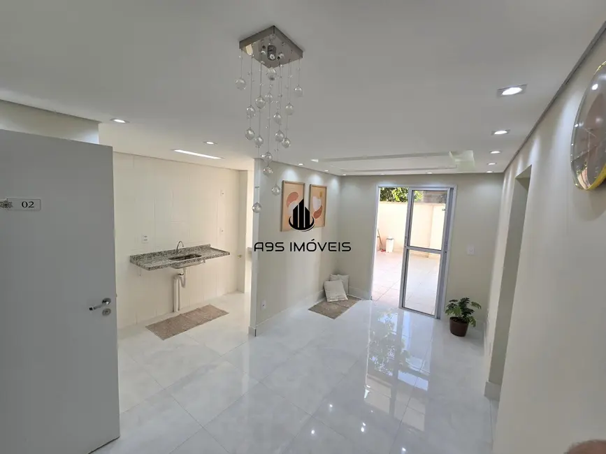 Foto 3 de Apartamento com 2 quartos para alugar, 90m2 em Vila Carmosina, São Paulo - SP