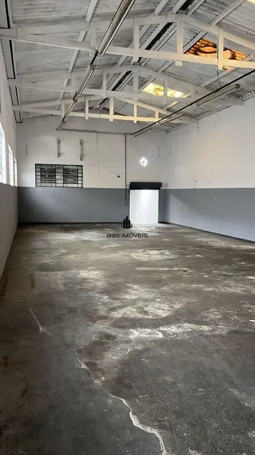 Foto 3 de Armazém / Galpão com 4 quartos para alugar, 400m2 em Vila Nova York, São Paulo - SP