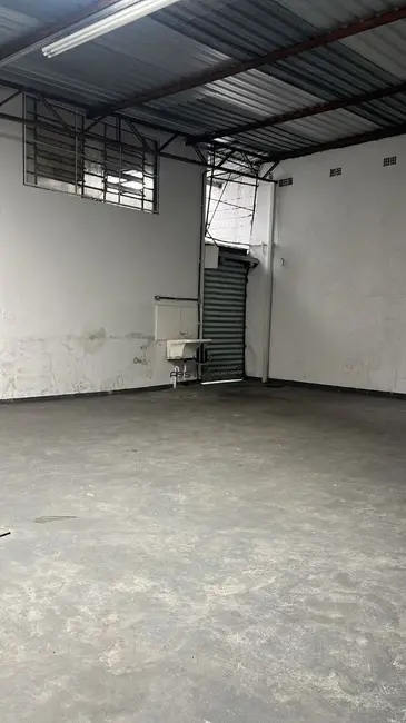 Foto 8 de Armazém / Galpão com 4 quartos para alugar, 400m2 em Vila Nova York, São Paulo - SP