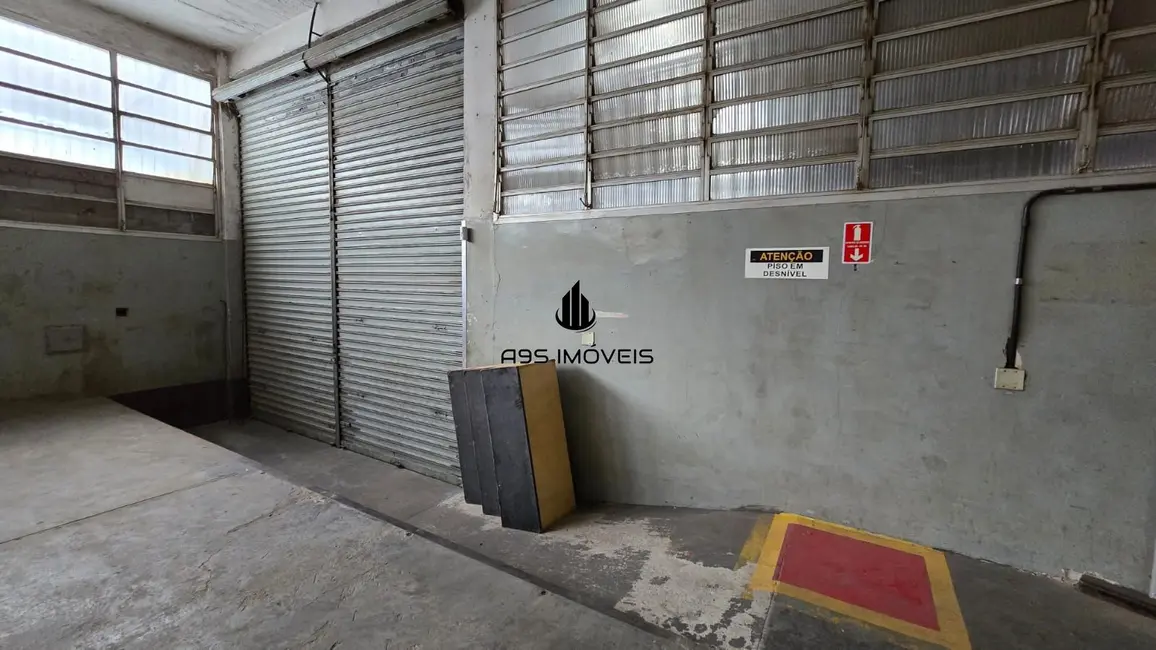 Foto 7 de Armazém / Galpão com 4 quartos para alugar, 1000m2 em Vila Nova York, São Paulo - SP