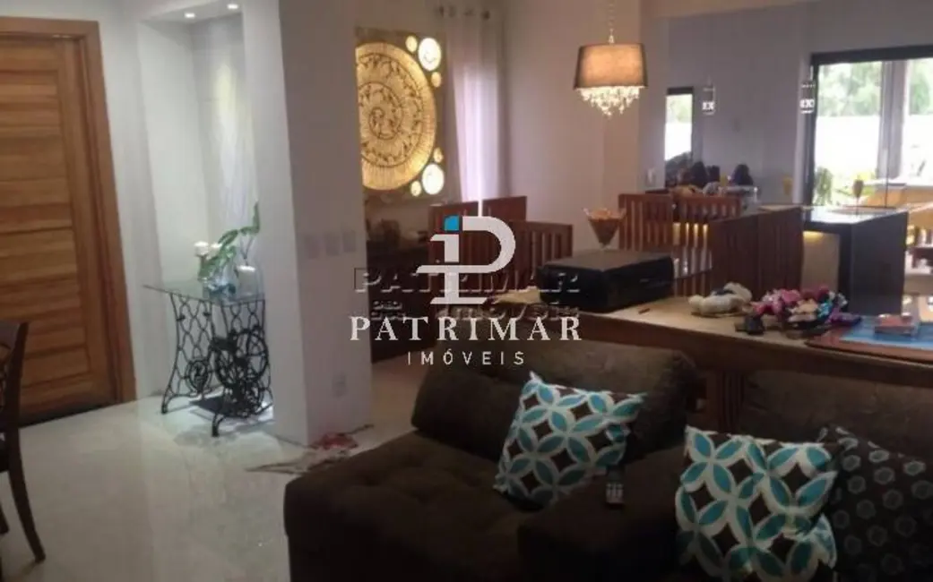 Foto 2 de Casa de Condomínio com 4 quartos à venda, 450m2 em São José do Imbassaí, Marica - RJ