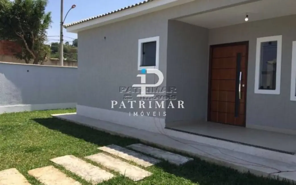 Foto 2 de Casa com 3 quartos à venda, 220m2 em Marica - RJ
