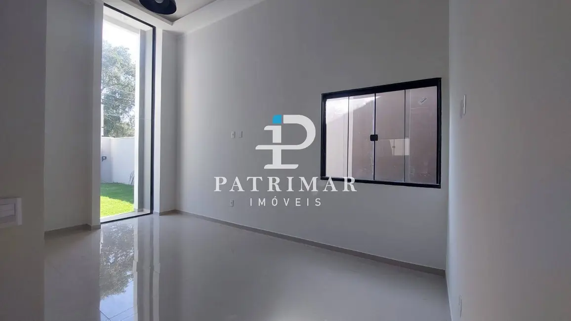 Foto 8 de Casa com 3 quartos à venda, 372m2 em Marica - RJ