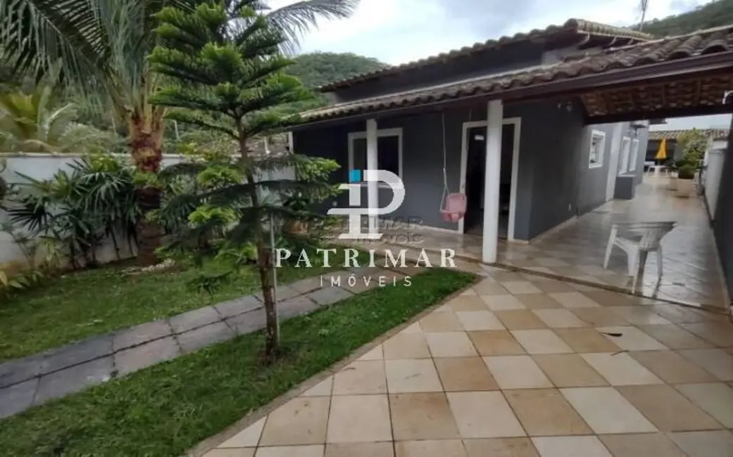 Foto 3 de Casa com 3 quartos à venda, 160m2 em Marica - RJ