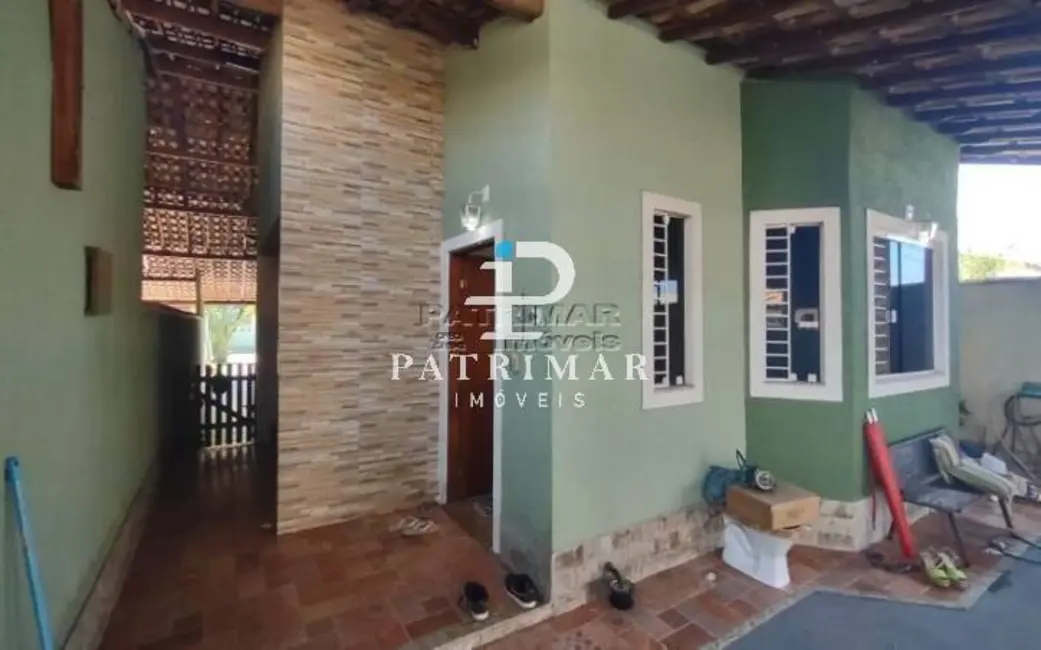 Foto 2 de Casa com 2 quartos à venda, 160m2 em Marica - RJ