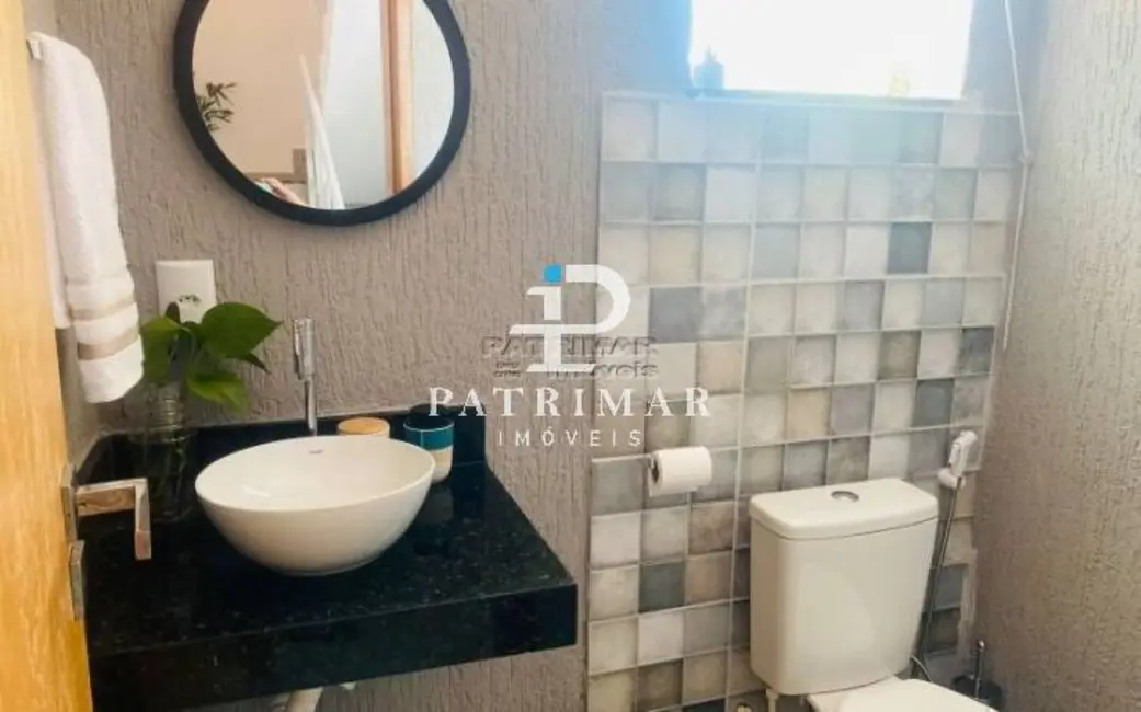 Foto 6 de Casa com 2 quartos à venda, 85m2 em Marica - RJ