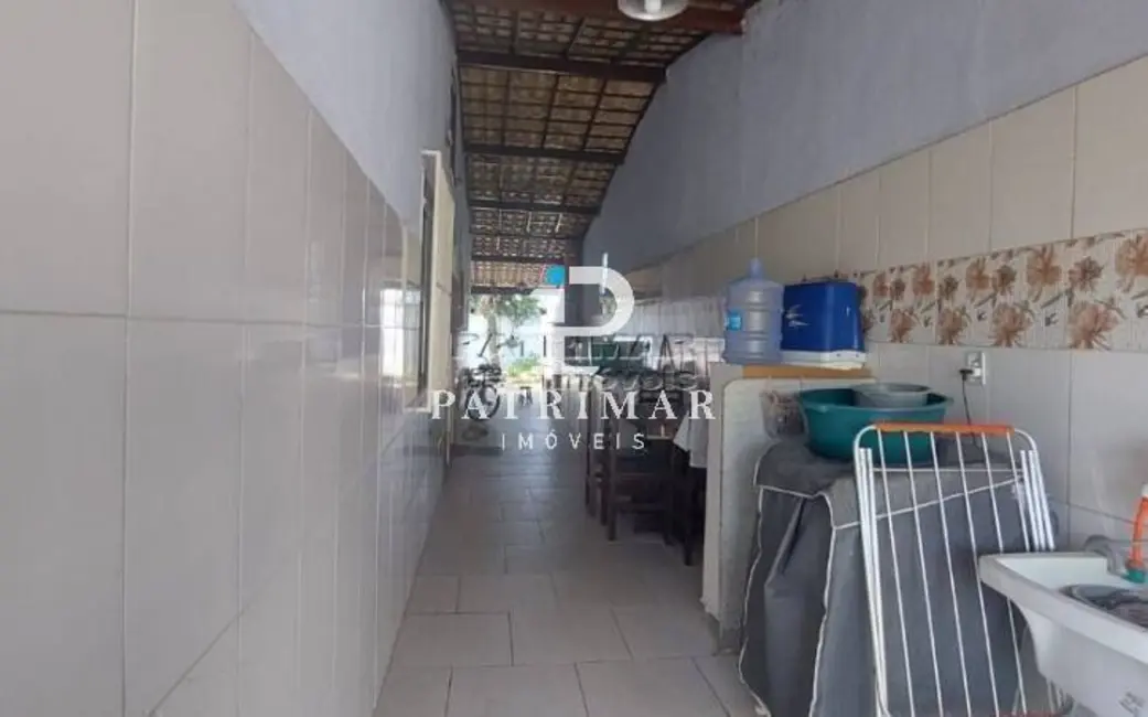 Foto 4 de Casa com 2 quartos à venda, 130m2 em Marica - RJ
