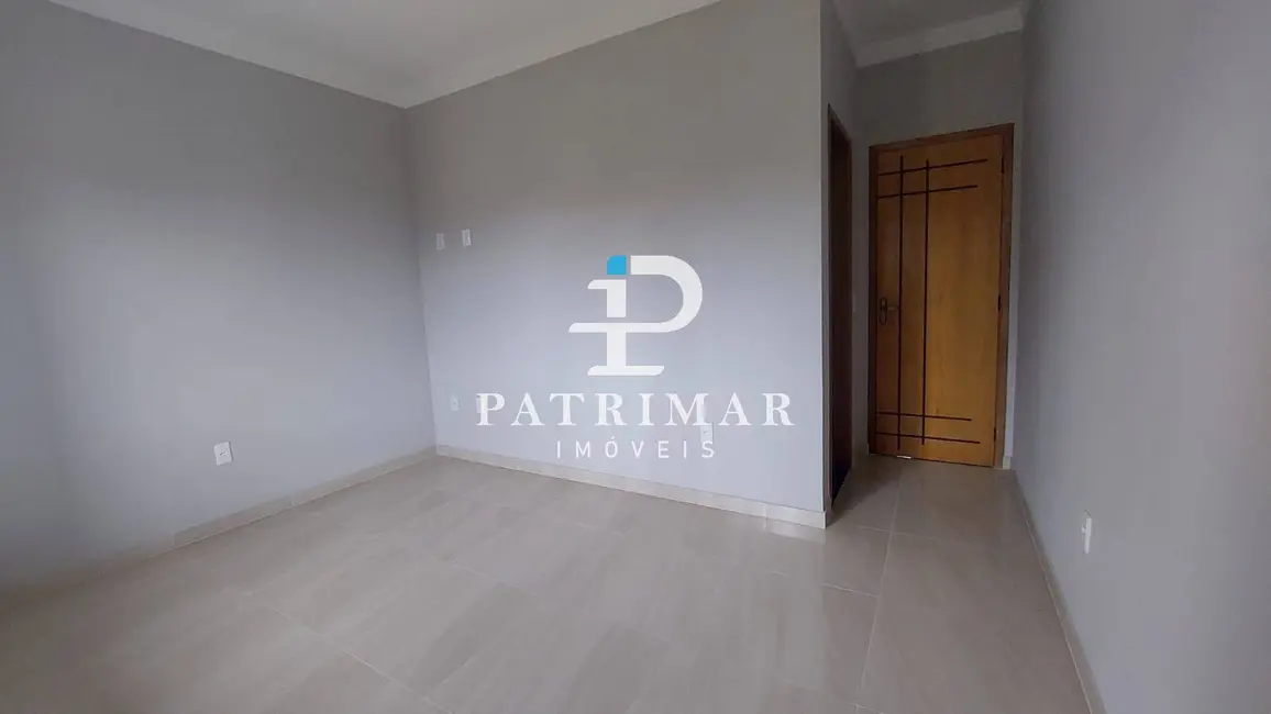 Foto 9 de Casa com 3 quartos à venda, 381m2 em Marica - RJ