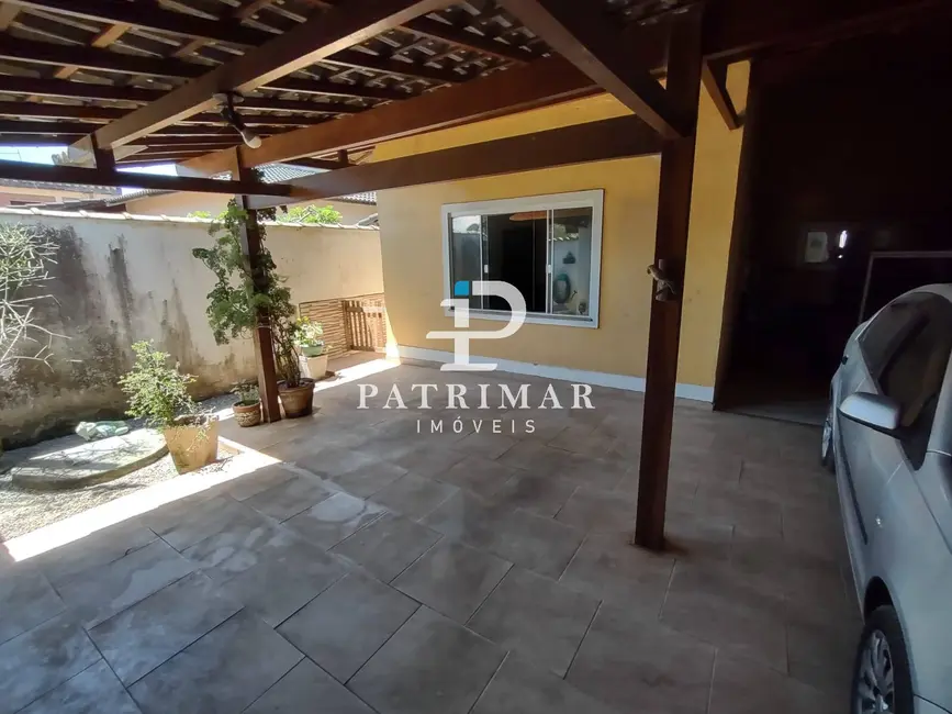 Foto 2 de Casa com 3 quartos à venda, 240m2 em Marica - RJ