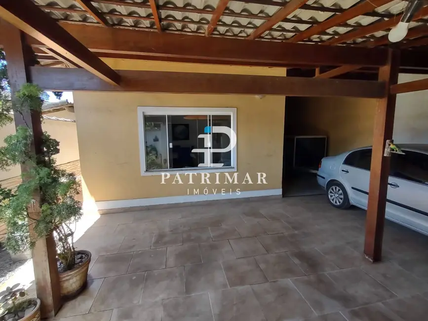 Foto 3 de Casa com 3 quartos à venda, 240m2 em Marica - RJ