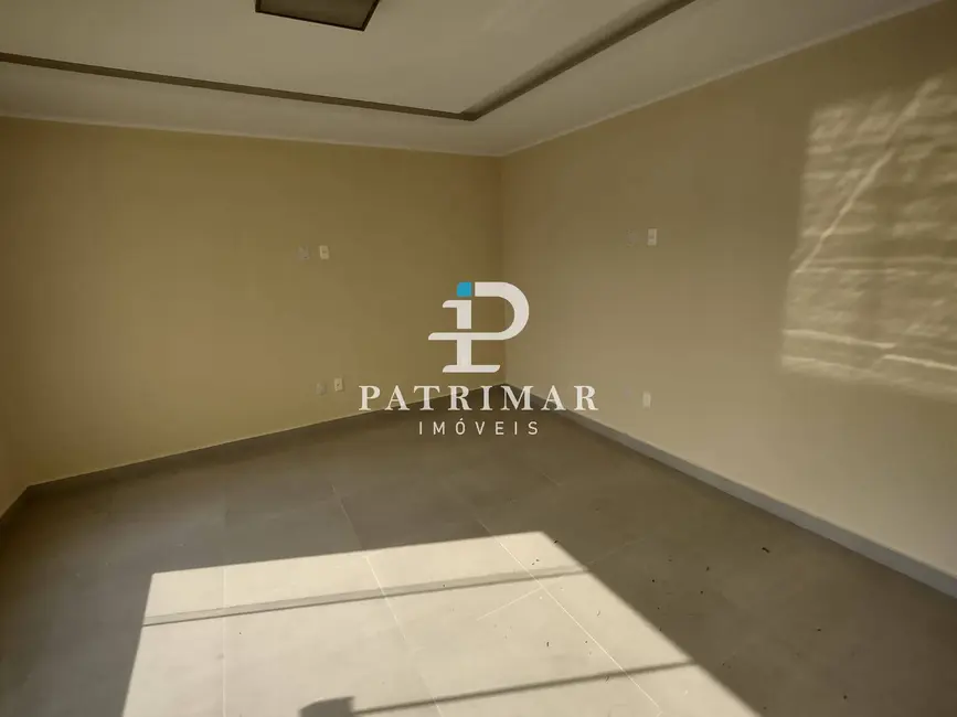 Foto 3 de Casa com 3 quartos à venda, 240m2 em Marica - RJ