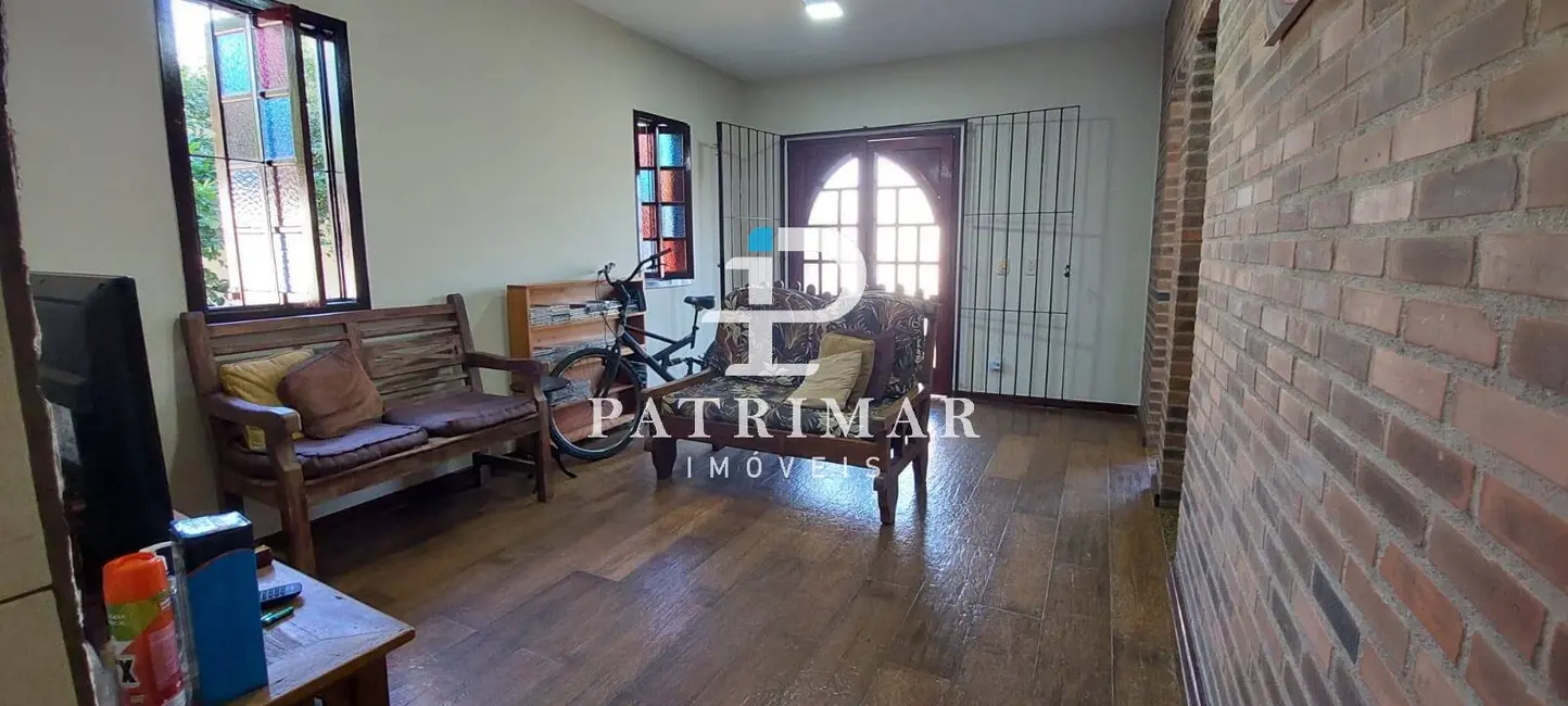 Foto 2 de Casa com 2 quartos à venda, 300m2 em Marica - RJ
