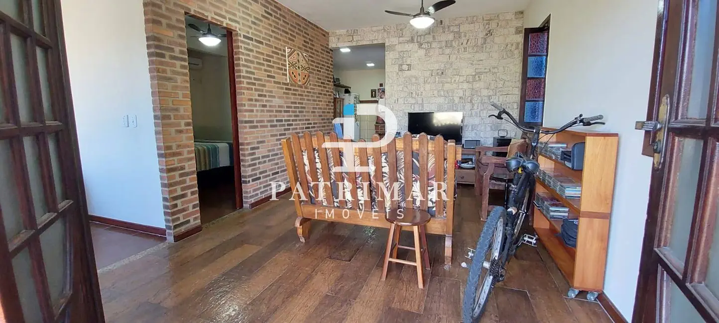 Foto 6 de Casa com 2 quartos à venda, 300m2 em Marica - RJ