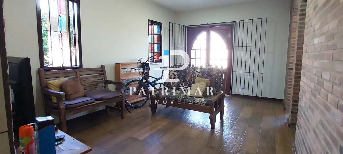 Foto 3 de Casa com 2 quartos à venda, 300m2 em Marica - RJ