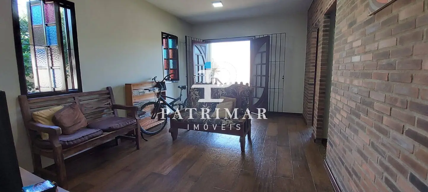 Foto 4 de Casa com 2 quartos à venda, 300m2 em Marica - RJ