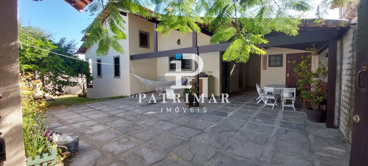 Foto 1 de Casa com 2 quartos à venda, 300m2 em Marica - RJ