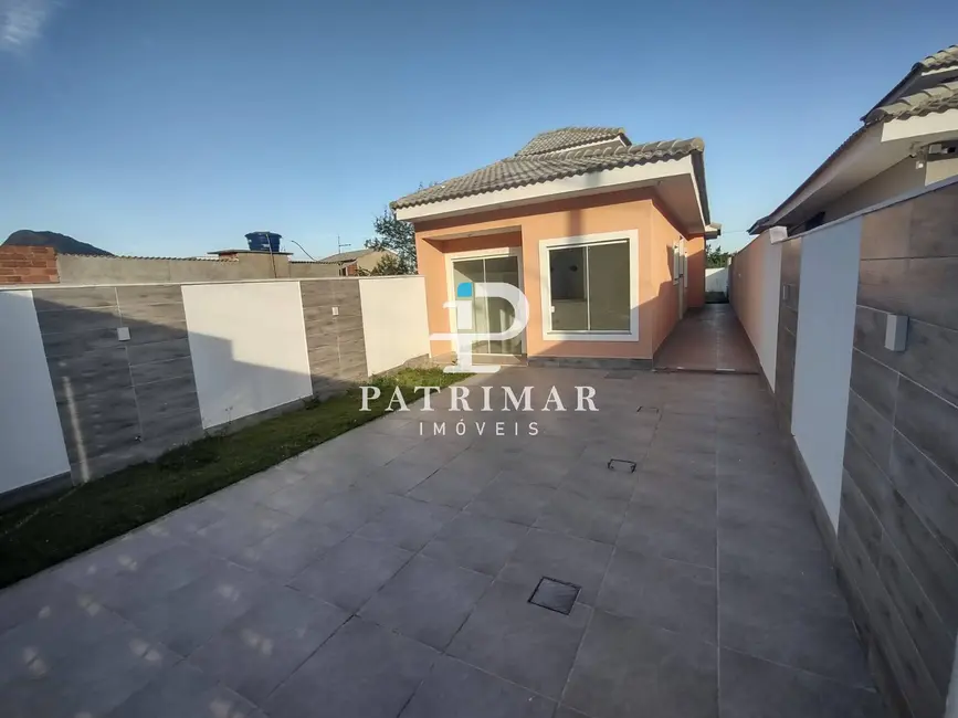 Foto 3 de Casa com 2 quartos à venda, 67m2 em Marica - RJ