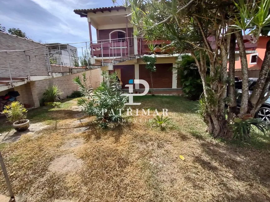 Foto 4 de Casa com 4 quartos à venda, 322m2 em Marica - RJ