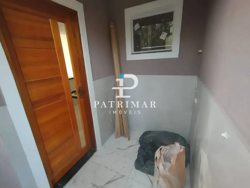 Foto 6 de Casa com 2 quartos à venda, 126m2 em Marica - RJ