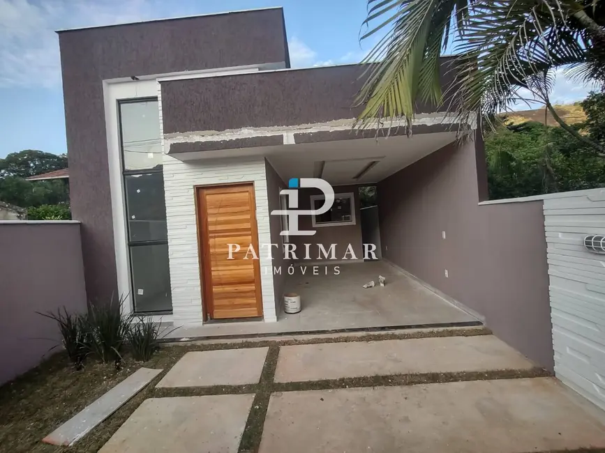 Foto 3 de Casa com 2 quartos à venda, 126m2 em Marica - RJ