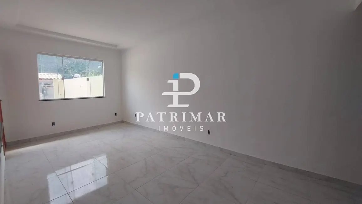 Foto 3 de Casa com 2 quartos à venda, 168m2 em Marica - RJ