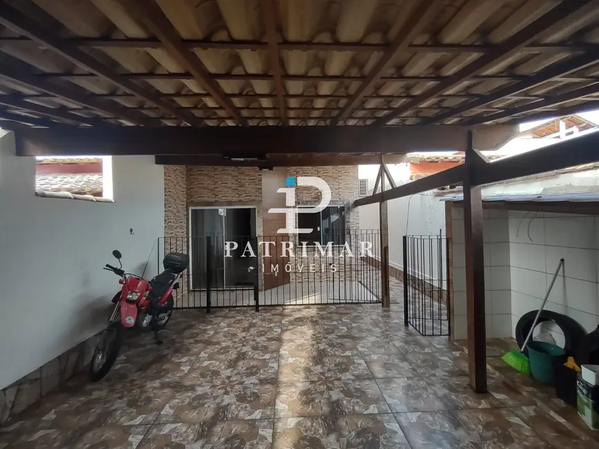 Foto 2 de Casa com 2 quartos à venda, 135m2 em Praia de Itaipuaçu (Itaipuaçu), Marica - RJ