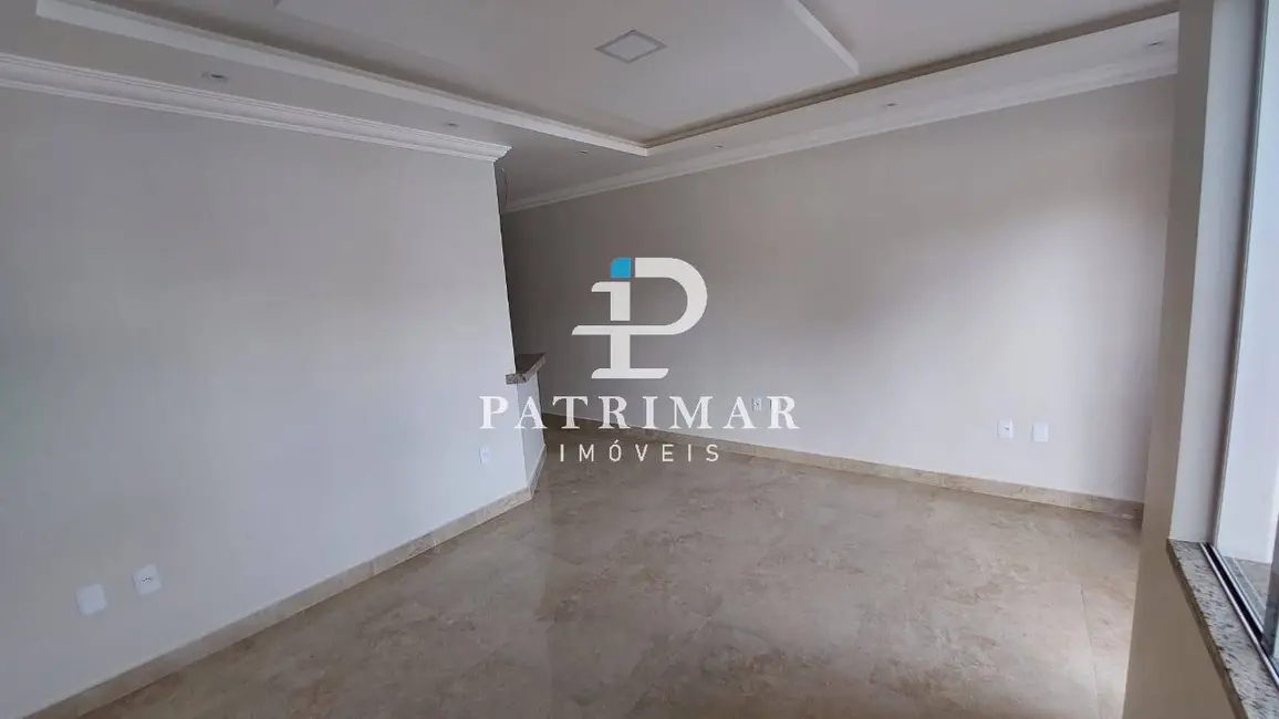 Foto 3 de Casa com 2 quartos à venda, 156m2 em Marica - RJ