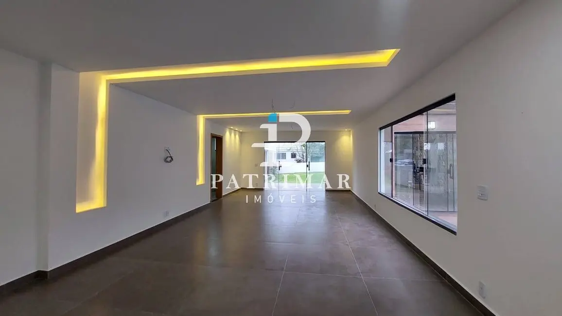 Foto 9 de Casa de Condomínio com 6 quartos à venda, 211m2 em Ubatiba, Marica - RJ