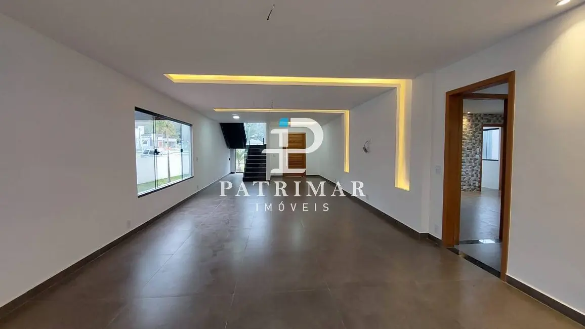 Foto 8 de Casa de Condomínio com 6 quartos à venda, 211m2 em Ubatiba, Marica - RJ