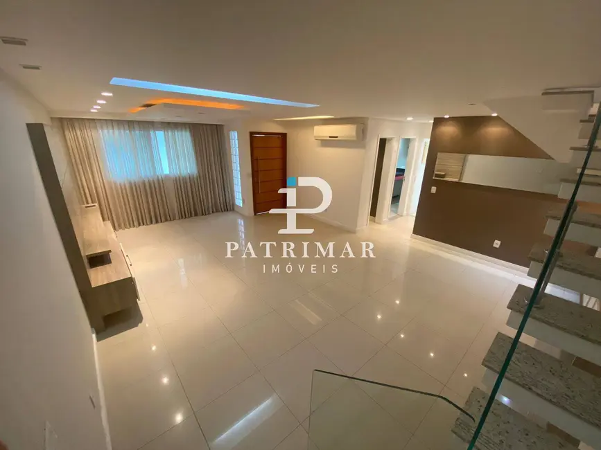 Foto 2 de Casa com 4 quartos à venda, 157m2 em São Francisco, Niteroi - RJ