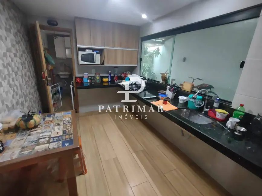 Foto 9 de Casa com 2 quartos à venda, 317m2 em Jardim Atlântico Central (Itaipuaçu), Marica - RJ