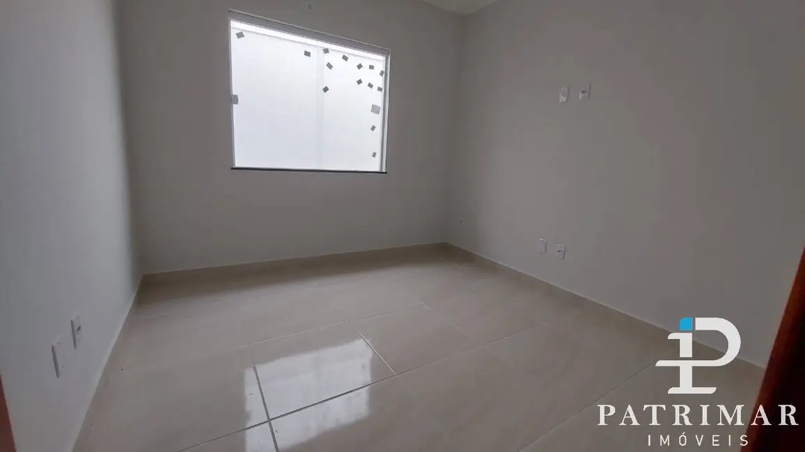 Foto 4 de Casa com 2 quartos à venda, 160m2 em Jardim Atlântico Central (Itaipuaçu), Marica - RJ