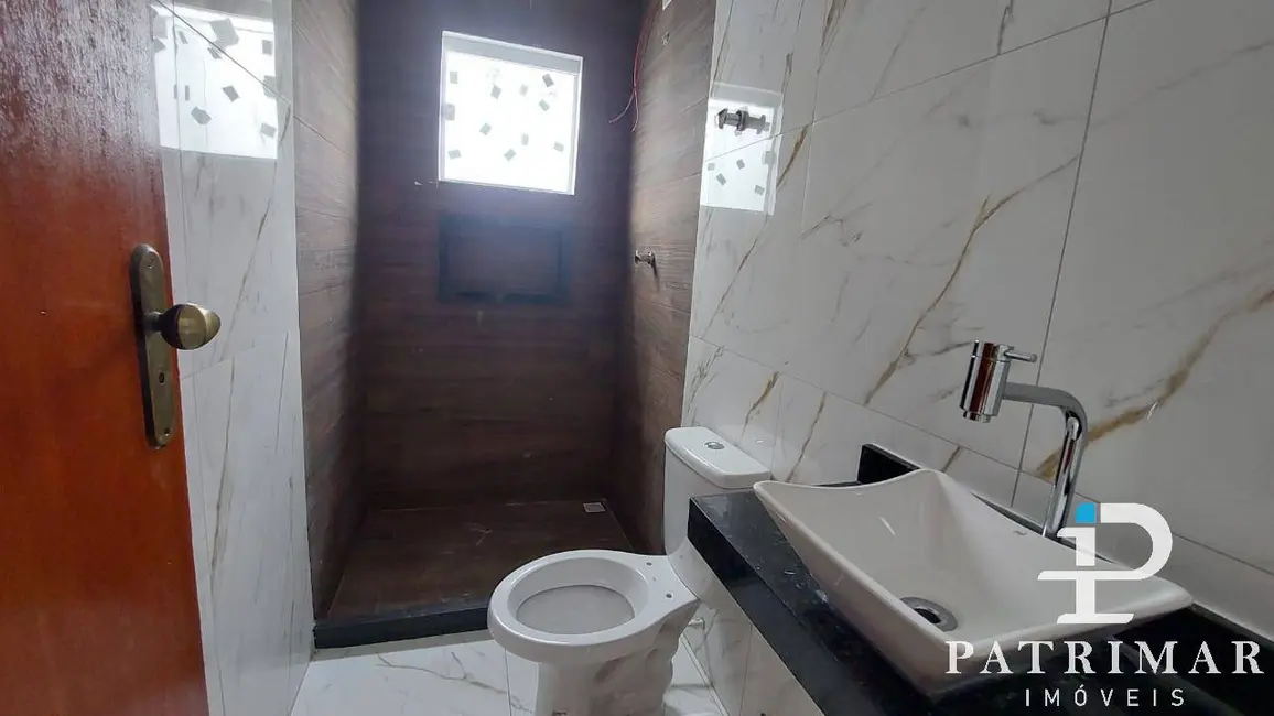 Foto 2 de Casa com 2 quartos à venda, 160m2 em Jardim Atlântico Central (Itaipuaçu), Marica - RJ