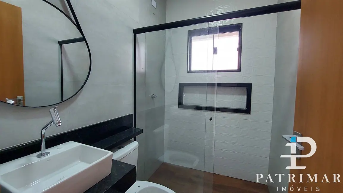 Foto 8 de Casa com 2 quartos à venda, 160m2 em Jardim Atlântico Central (Itaipuaçu), Marica - RJ