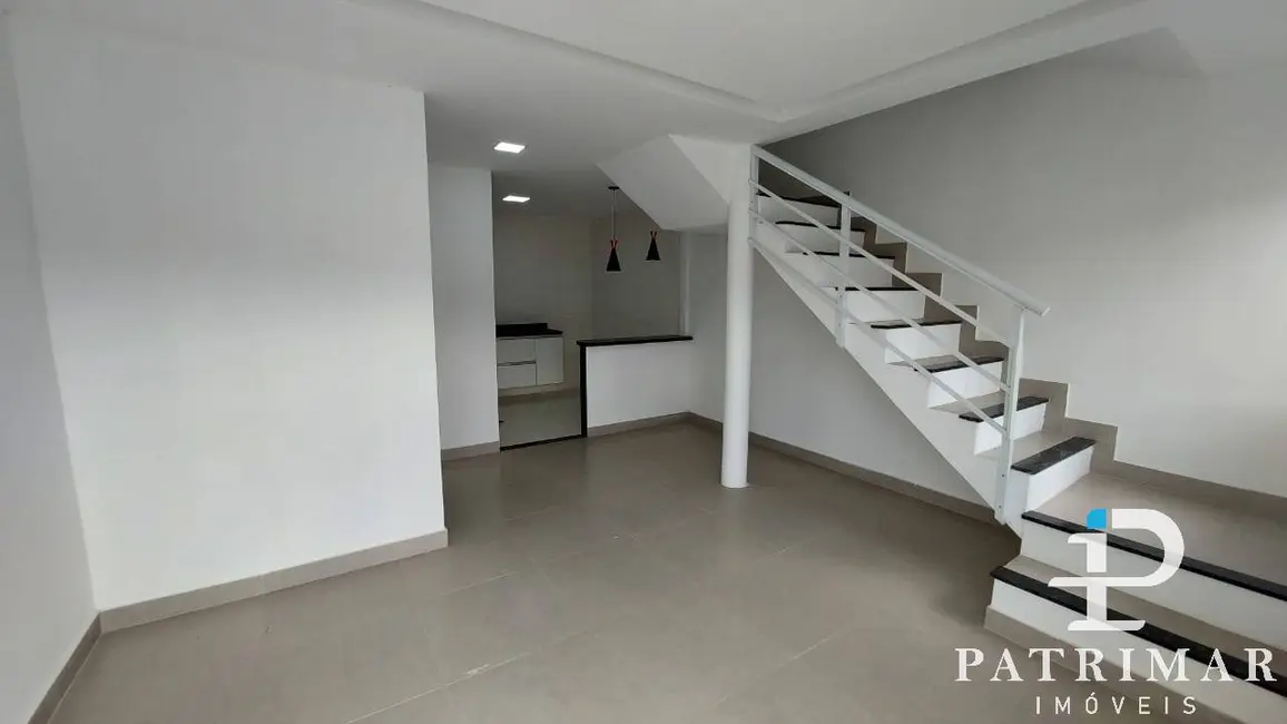 Foto 4 de Casa com 2 quartos à venda, 70m2 em Jardim Atlântico Central (Itaipuaçu), Marica - RJ
