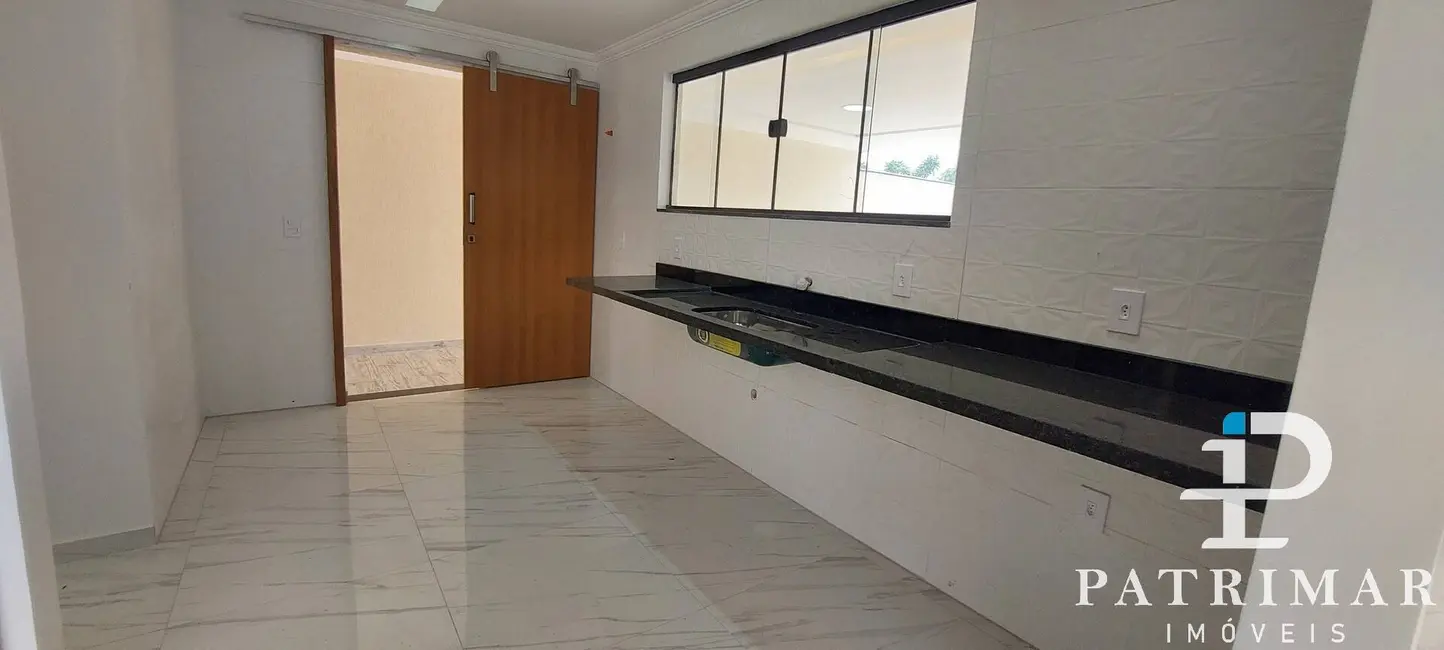 Foto 9 de Casa com 3 quartos à venda, 185m2 em Marica - RJ
