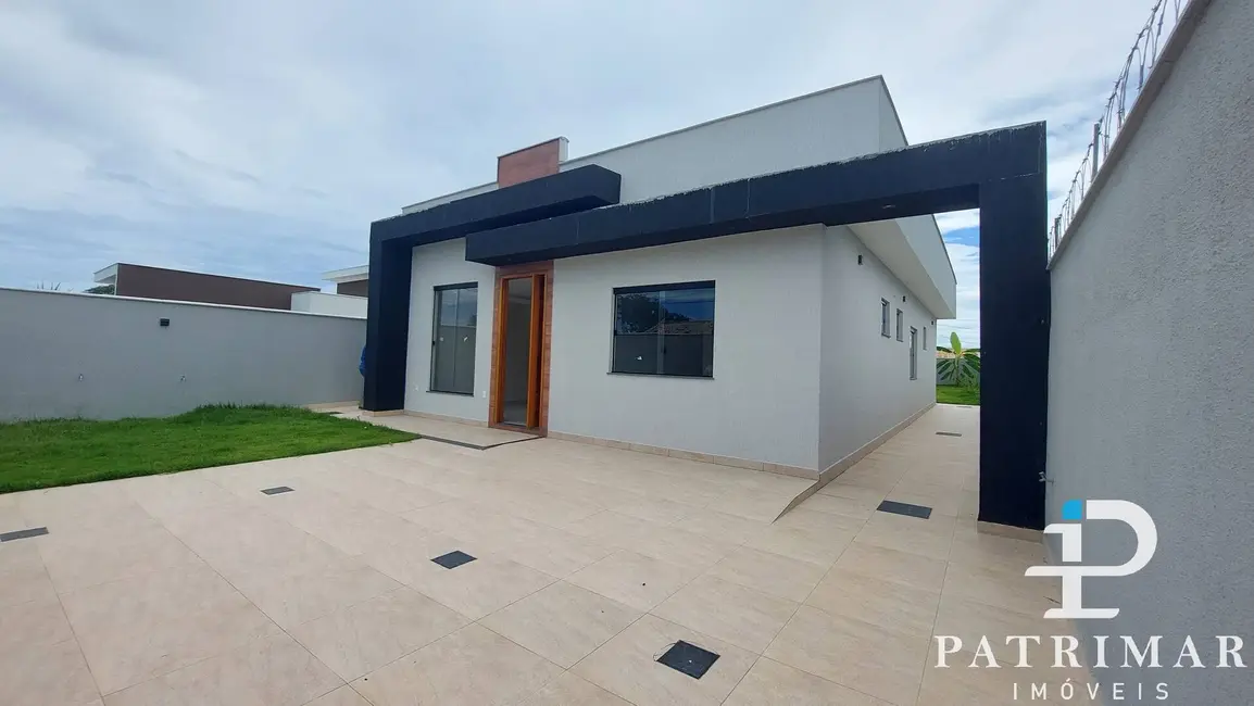 Foto 1 de Casa com 3 quartos à venda, 351m2 em Jardim Atlântico Leste (Itaipuaçu), Marica - RJ