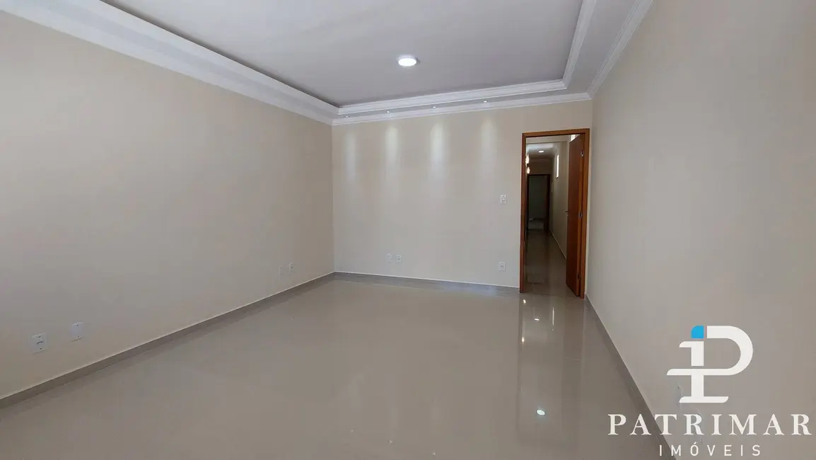 Foto 2 de Casa com 3 quartos à venda, 141m2 em Jardim Atlântico Central (Itaipuaçu), Marica - RJ