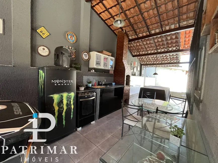 Foto 4 de Casa com 2 quartos à venda, 390m2 em Jardim Atlântico Central (Itaipuaçu), Marica - RJ