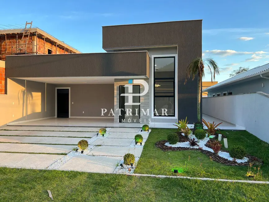 Foto 2 de Casa com 3 quartos à venda, 196m2 em Cajueiros (Itaipuaçu), Marica - RJ