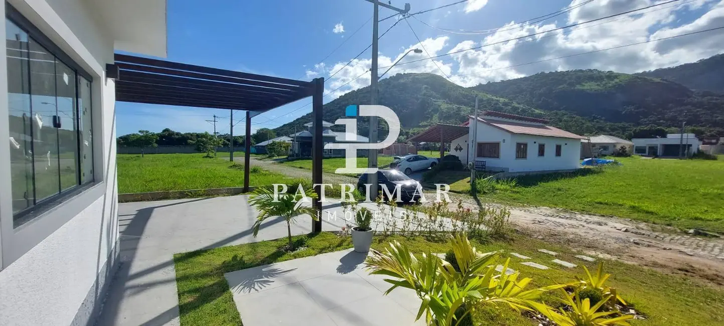 Foto 5 de Casa de Condomínio com 3 quartos à venda, 260m2 em São José do Imbassaí, Marica - RJ