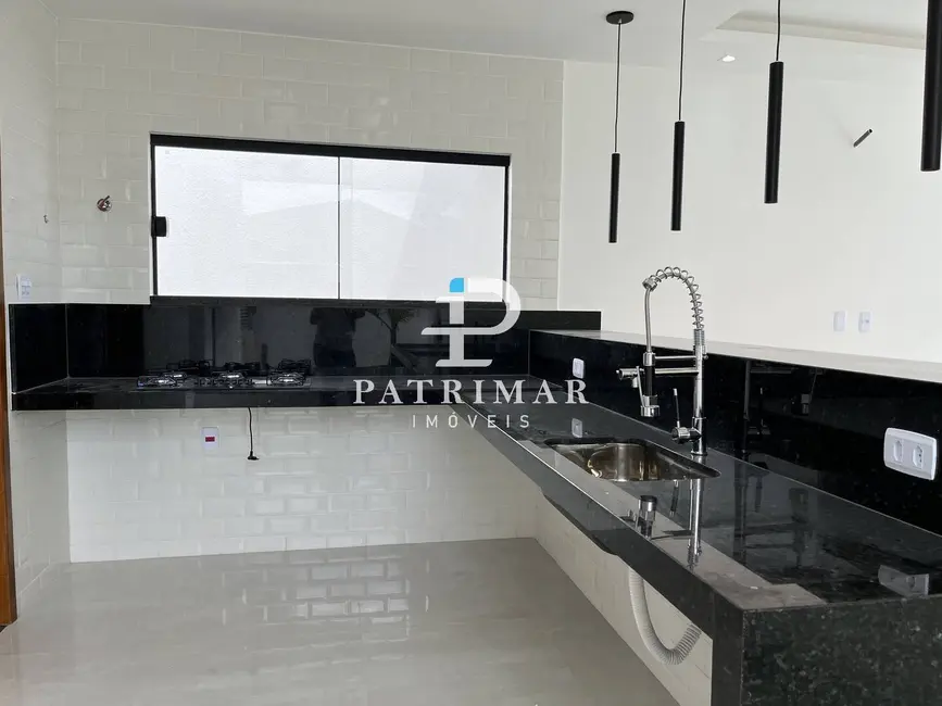 Foto 9 de Casa com 3 quartos à venda, 349m2 em Jardim Atlântico Leste (Itaipuaçu), Marica - RJ