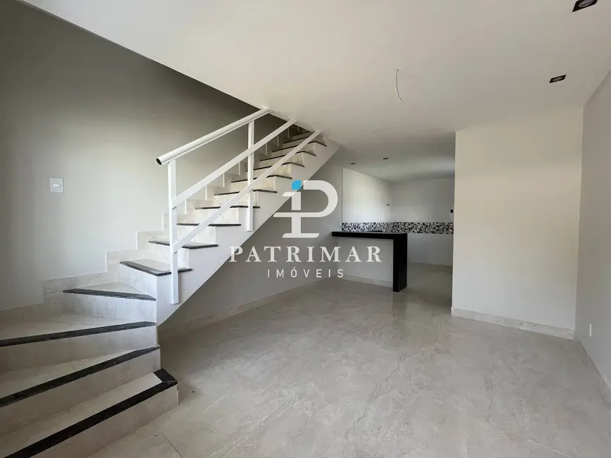 Foto 6 de Casa com 2 quartos à venda, 136m2 em Marica - RJ