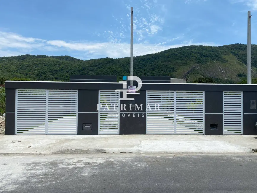 Foto 2 de Casa com 2 quartos à venda, 86m2 em Marica - RJ