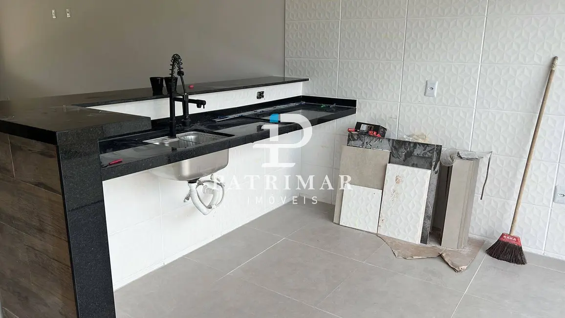 Foto 3 de Casa de Condomínio com 3 quartos à venda, 116m2 em Cajueiros (Itaipuaçu), Marica - RJ