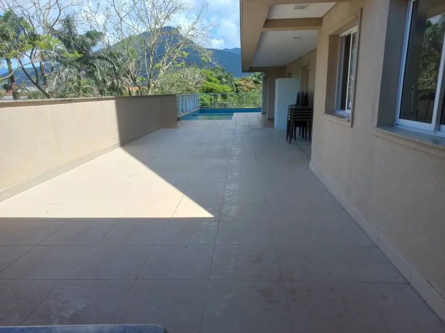 Foto 3 de Cobertura com 3 quartos à venda, 208m2 em Jardim Primavera, Caraguatatuba - SP