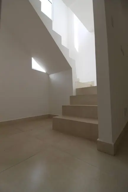 Foto 6 de Casa de Condomínio com 2 quartos para alugar, 88m2 em Balneário Recanto do Sol, Caraguatatuba - SP