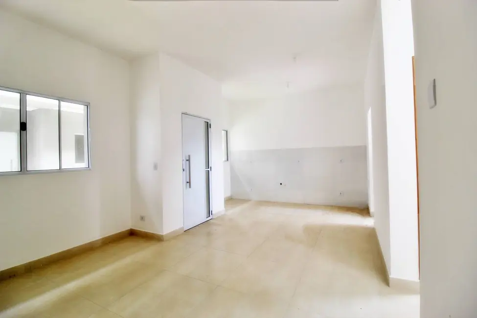 Foto 4 de Casa de Condomínio com 2 quartos para alugar, 88m2 em Balneário Recanto do Sol, Caraguatatuba - SP