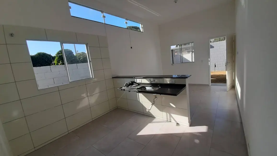 Foto 9 de Casa com 2 quartos à venda e para alugar, 150m2 em Balneário Recanto do Sol, Caraguatatuba - SP