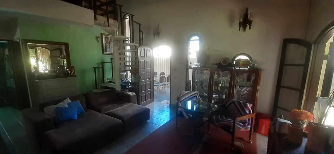 Casa com 3 quartos à venda, 300m2 em Massaguaçu, Caraguatatuba - SP - imagem 7 Foto 7 de Casa com 3 quartos à venda, 300m2 em Massaguaçu, Caraguatatuba - SP